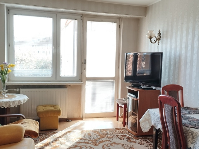 3 pokoje + kuchnia +  duży balkon